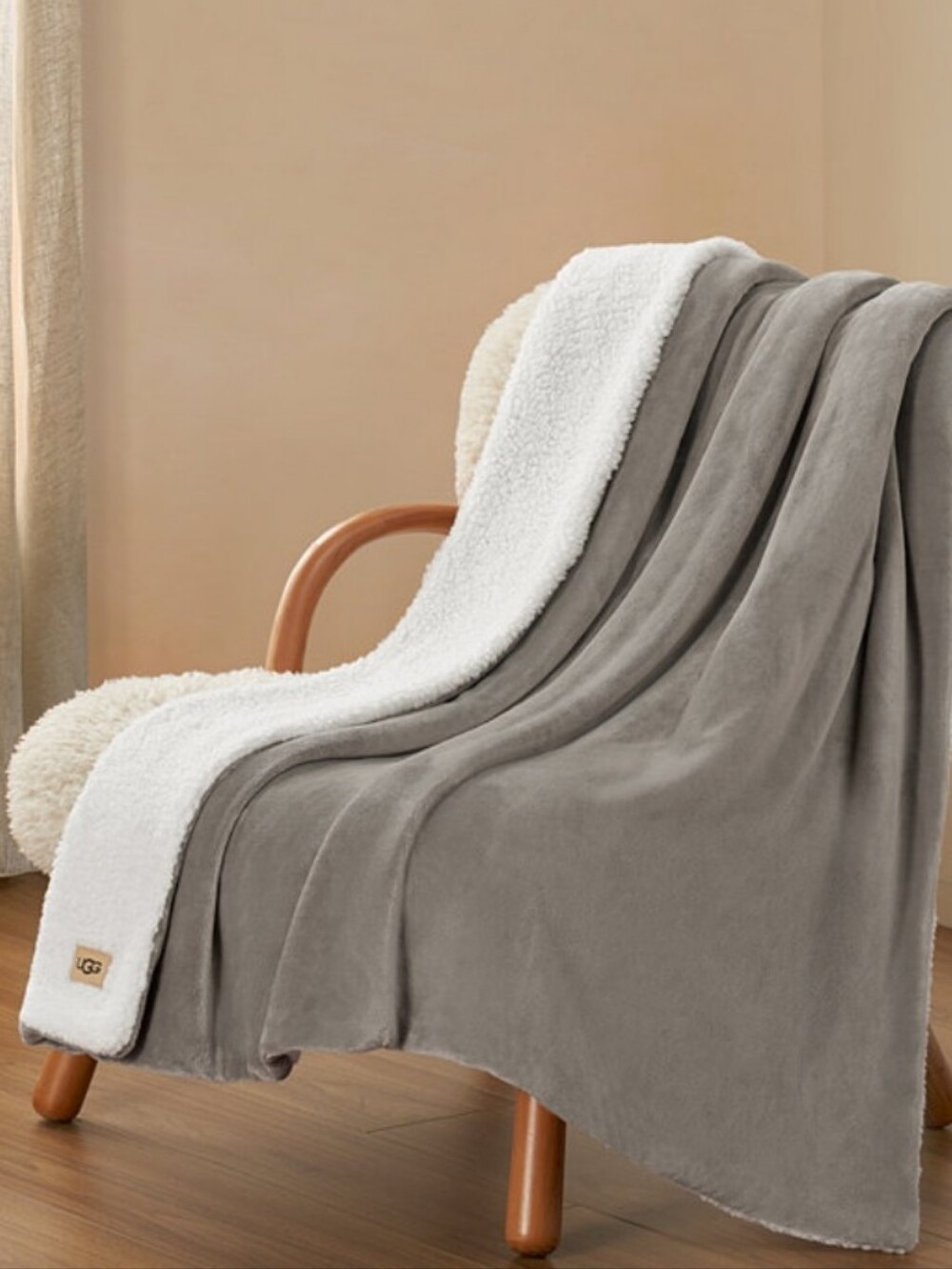 UGG Avery Plush Reversible Sherpa Throw Blanket- Seal Gray